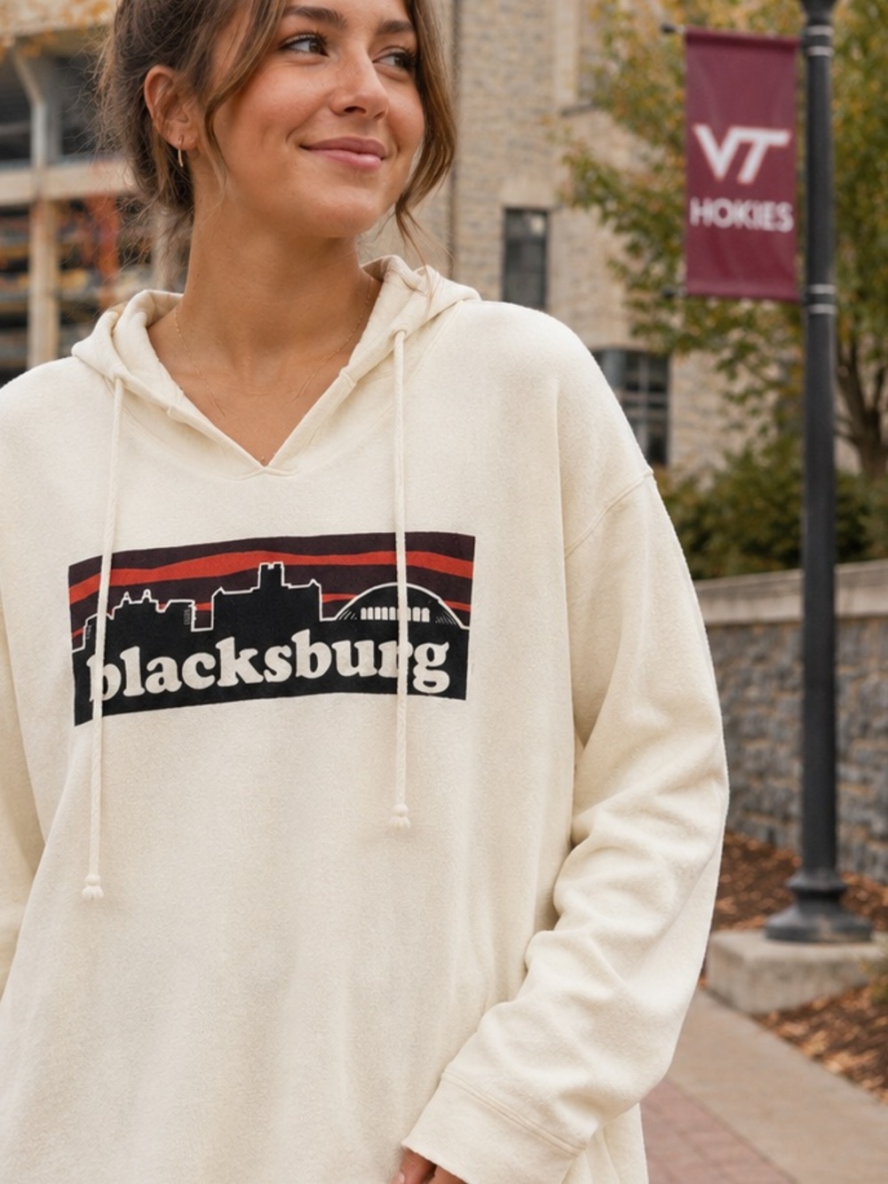 Blacksburg Hoodie Size Large Cream Fleece Virginia Tech Hokies Game Day Pullover
